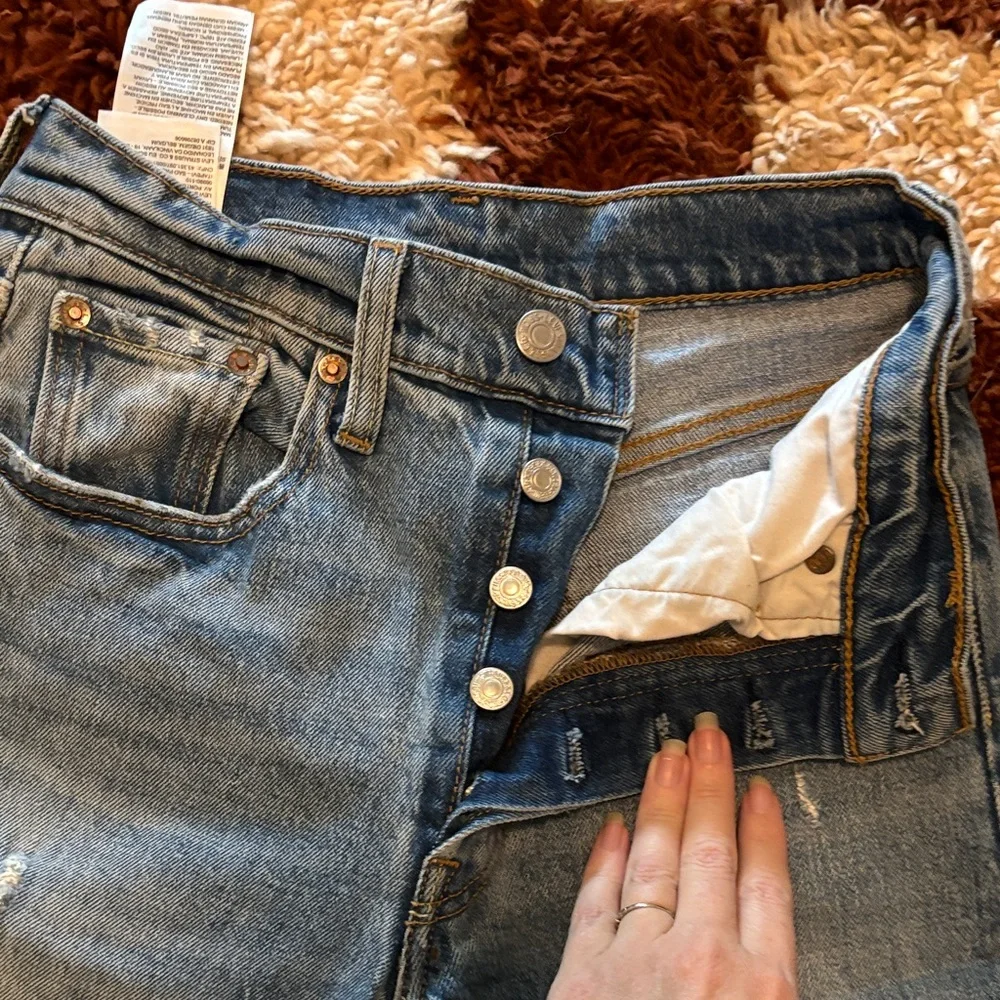 Levi's Women's Skinny Jeans in Faded Blue - Picture 5 of 8